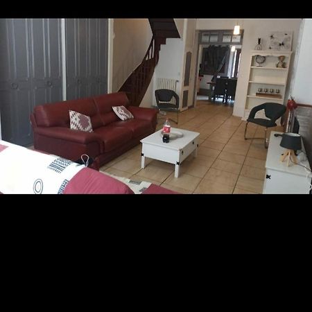 Belle Maison Avec Petit Jardin Et Cour A 10Mn Du Tres Beau Lac De Sidiailles. Le Châtelet Exterior foto